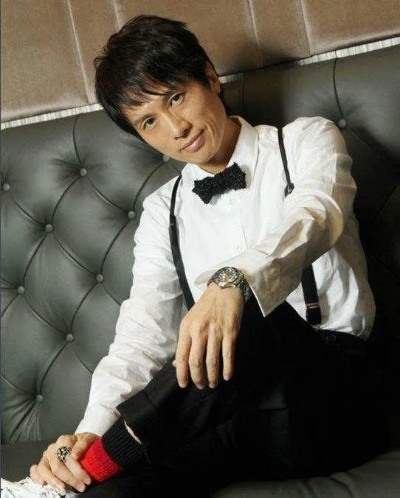 (黄子华笑话)黄子华:笑娱圈血肉史1990,栋笃不离笑迎挑战