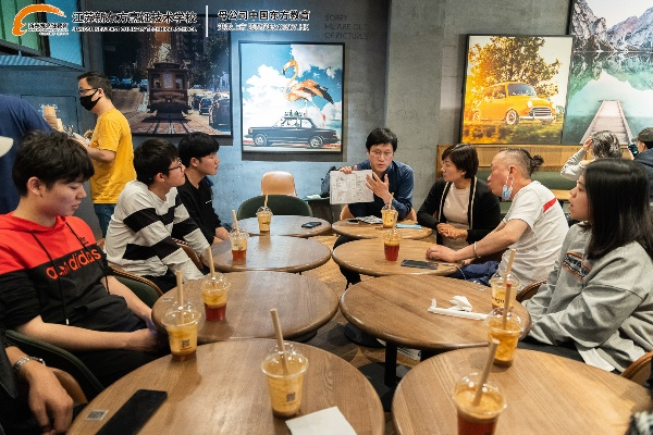 维斯塔餐桌人物全方位揭秘:深度剖析餐桌上的主人公与其社交互动方式