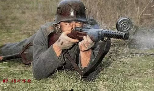 机枪大嘴花:热情奔放的花朵,绽放如炮火迸发,独具魅力的植物之王 机枪大嘴花:热情奔放的花朵,绽放如炮火迸发,独具魅力的植物之王