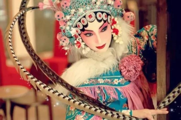 (阳春艺曲什么时候出)从阳春艺曲到封号：深入探讨中国传统戏曲的文化魅力