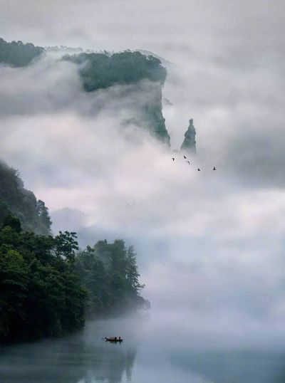 山人为仙的最经典名言：沧海一粟，蓝天白云，心静自然真仙风